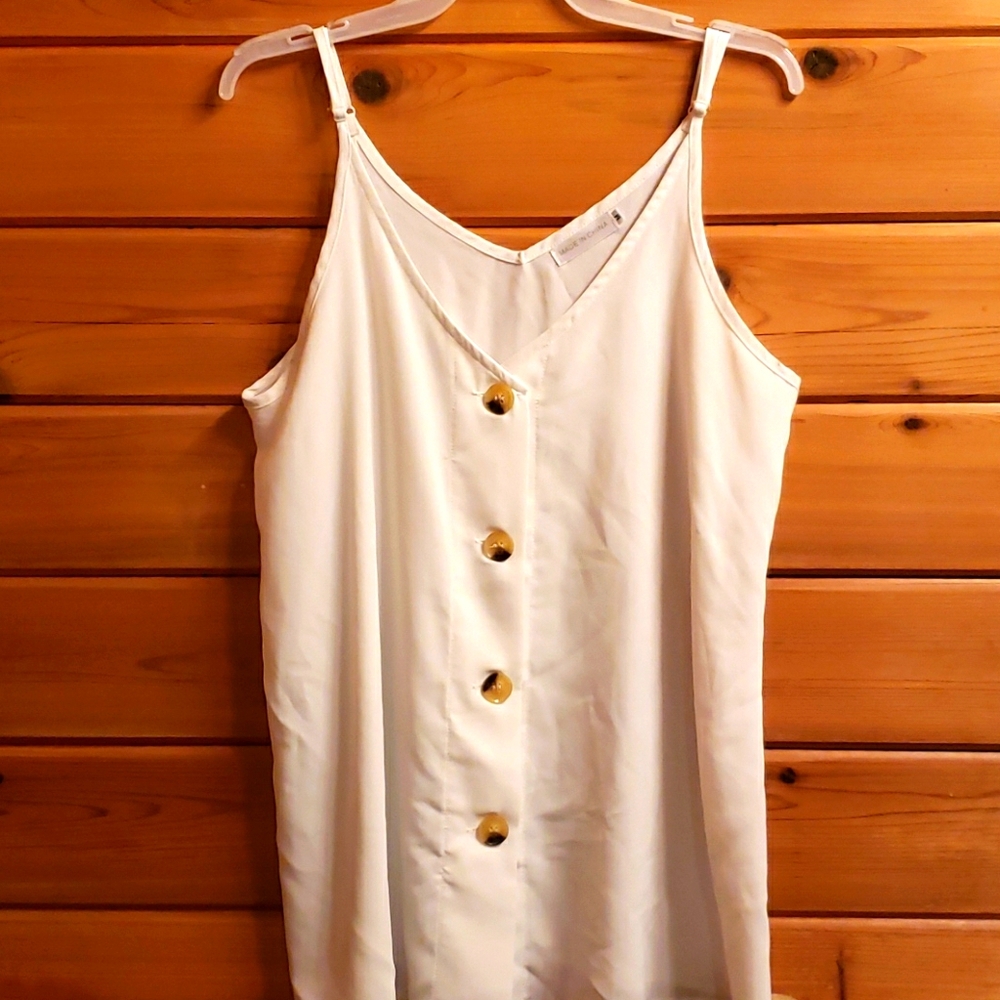 Button down sleevless blouse